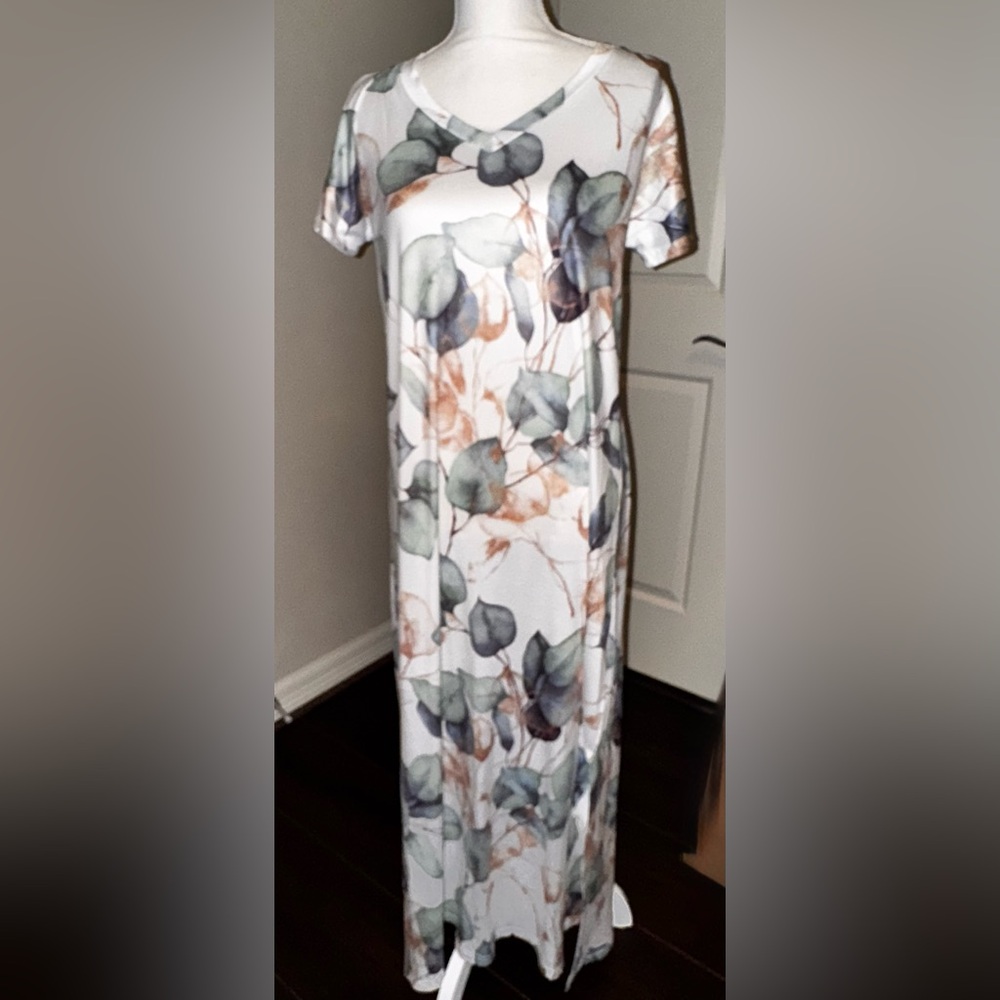 Exclusive Dress with Leaves Size Small New with Tags